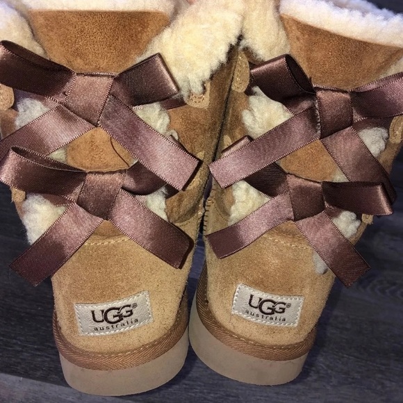 UGG Shoes - Bailey Bow UGG Short Chestnut